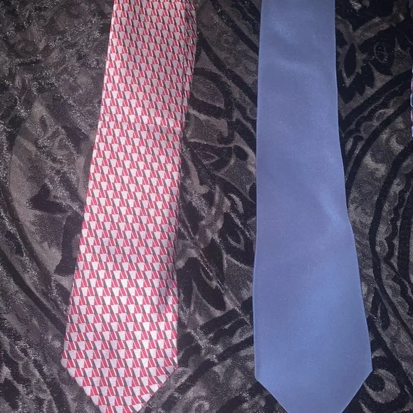 Van Heusen ties - Picture 2 of 3